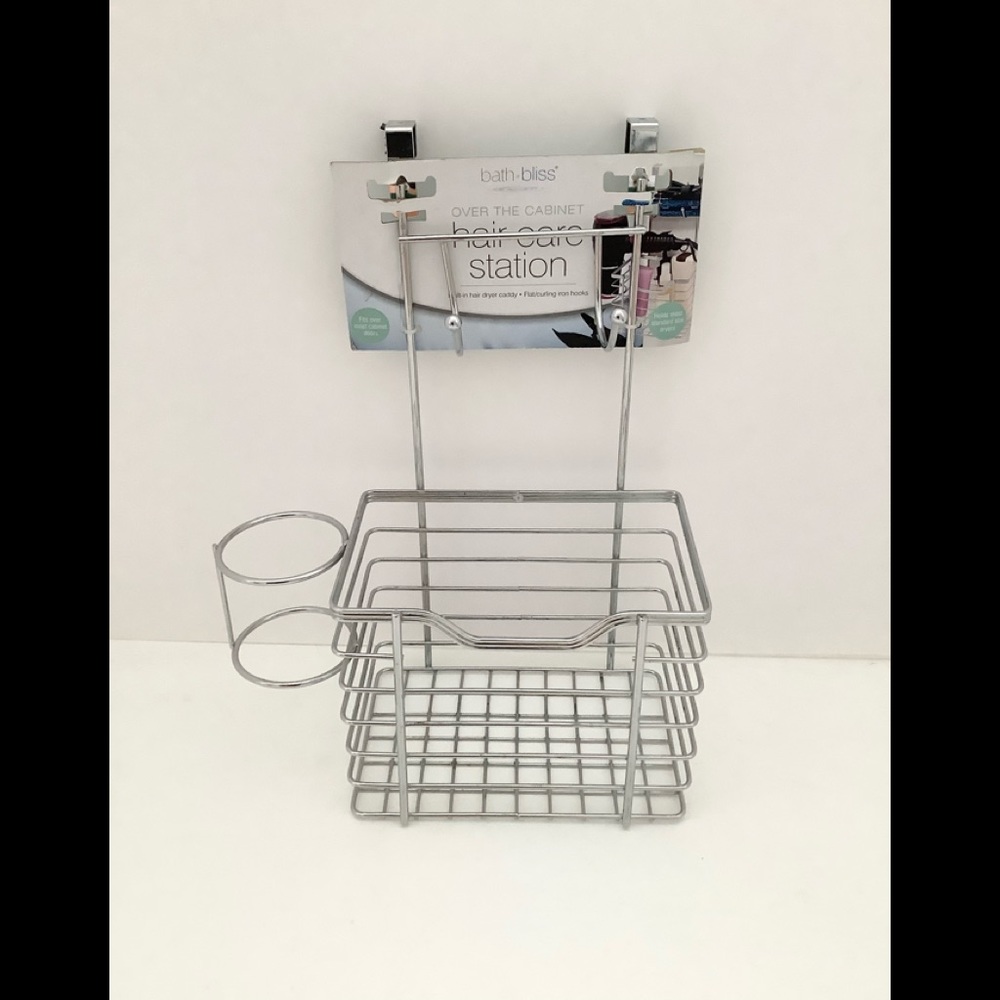 OVER THE CABINET HAIR CARE STATION